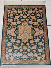 Charger l&#39;image dans la galerie, Tapis Ghom soie fait main n°17593_75×57
