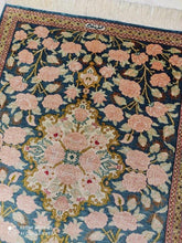 Charger l&#39;image dans la galerie, Tapis Ghom soie fait main n°17593_75×57
