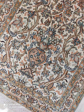 Charger l'image dans la galerie, Tapis Cachemire soie noué main n°41_96×66
