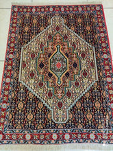 Charger l&#39;image dans la galerie, Tapis Kurdistan fait main n°12169_98×73
