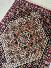 Charger l&#39;image dans la galerie, Tapis Kurdistan fait main n°12169_98×73
