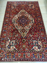 Charger l'image dans la galerie, TAPIS Bakhtiar fait main n°14401_268×162
