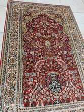 Charger l'image dans la galerie, Tapis Cachemire soie noué main n°31_152×95
