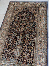 Charger l&#39;image dans la galerie, Tapis Cachemire soie noué main n°35_156×96

