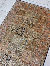 Charger l'image dans la galerie, Tapis Cachemire soie noué main n°600_163×95
