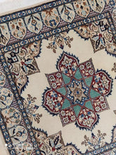 Charger l'image dans la galerie, Tapis carré Nain tissé main n°16027_100×90
