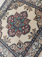 Charger l'image dans la galerie, Tapis carré Nain tissé main n°16027_100×90
