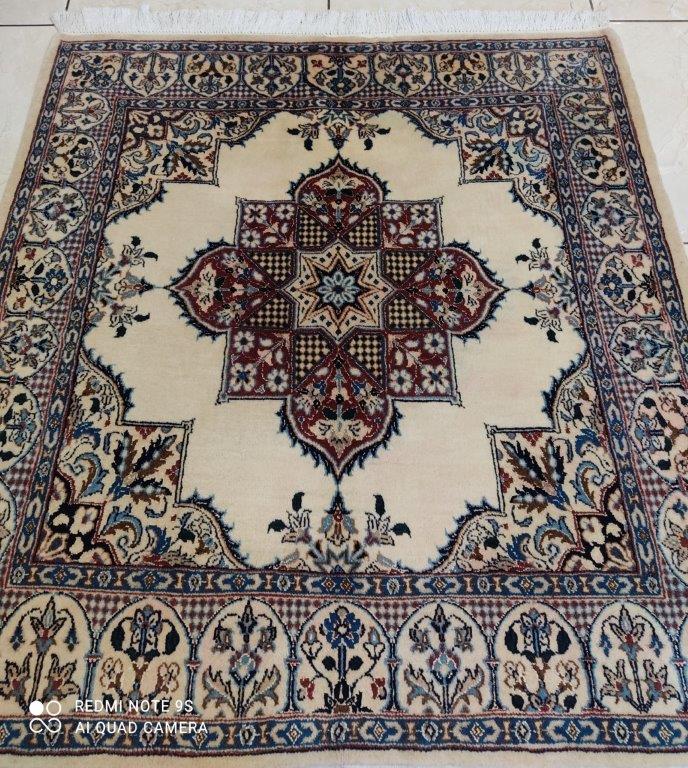 Tapis carré Nain tissé main n°18452_102×100
