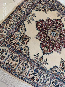 Tapis carré Nain tissé main n°18452_102×100