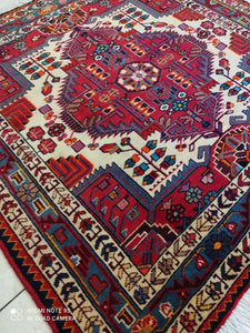 Tapis Nahavand noué main n°19383_130×135