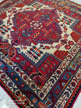 Charger l&#39;image dans la galerie, Tapis Nahavand noué main n°19383_130×135
