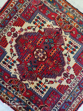 Charger l&#39;image dans la galerie, Tapis Nahavand noué main n°19383_130×135
