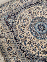 Charger l&#39;image dans la galerie, Tapis carré Nain tissé main n°11210_202×198
