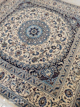 Charger l&#39;image dans la galerie, Tapis carré Nain tissé main n°11210_202×198
