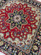 Charger l&#39;image dans la galerie, Tapis carré Ghom tissé main n°17337_142×140
