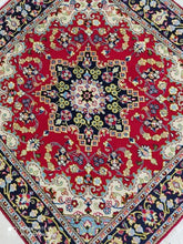 Charger l&#39;image dans la galerie, Tapis carré Ghom tissé main n°17337_142×140
