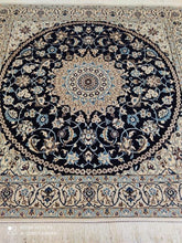 Charger l&#39;image dans la galerie, Tapis carré Nain tissé main n°17854_150×146
