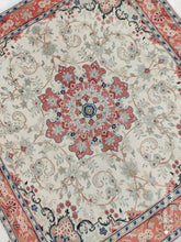 Charger l&#39;image dans la galerie, Tapis carré Yazd fait main n°13747_158×144
