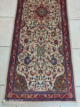 Charger l'image dans la galerie, Tapis Sarouk fait main n°16147_237×80
