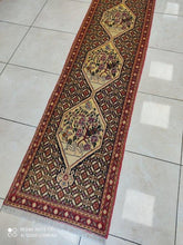 Charger l'image dans la galerie, Tapis Kurdistan noué main n°4355_268×58
