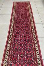 Charger l'image dans la galerie, Tapis Hosseinabad fait main n°16209_300×72
