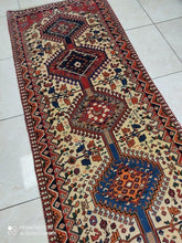 Charger l'image dans la galerie, Tapis Yalameh fait main n°13720_300×78
