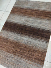 Charger l'image dans la galerie, Tapis Gabbeh fait main n°364_177×117
