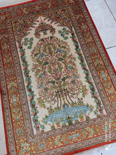 Charger l'image dans la galerie, Tapis Ghom soie noué main n°18217_115×78
