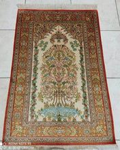 Charger l'image dans la galerie, Tapis Ghom soie noué main n°18217_115×78
