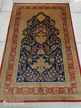 Charger l&#39;image dans la galerie, Tapis Ghom soie fait main n°16925_118×77
