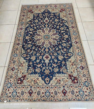 Charger l'image dans la galerie, Tapis Nain fait main n°18532_202×123
