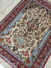 Charger l'image dans la galerie, Tapis Ispahan tissé main n°16020_137×101
