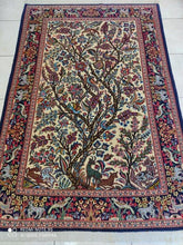 Charger l'image dans la galerie, Tapis Ghom Arbre de Vie fait main n°2223_203×138
