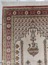 Charger l'image dans la galerie, Tapis Ghom soie noué main n°16904_111×76
