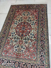 Charger l'image dans la galerie, Tapis Cachemire soie noué main n°8_127×81
