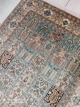 Charger l'image dans la galerie, TAPIS Cachemire soie noué main n°37_190×130
