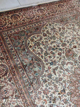 Charger l'image dans la galerie, Grand tapis Cachemire soie noué main n°4_311×220
