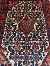 Charger l&#39;image dans la galerie, Tapis iranien antique noué main n°11971_213×135
