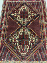 Charger l&#39;image dans la galerie, Tapis Afchar fait main n°886_180×126
