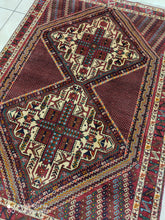 Charger l&#39;image dans la galerie, Tapis Afchar fait main n°886_180×126
