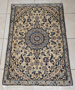 Tapis tissé main Nain n°19198_130×85