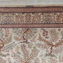 Charger l'image dans la galerie, Tapis Ghom soie fait main n°11713_193×132
