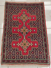 Charger l&#39;image dans la galerie, Tapis Kurdistan fait main n°10347_108×74
