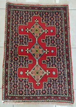 Charger l&#39;image dans la galerie, Tapis Kurdistan fait main n°10347_108×74
